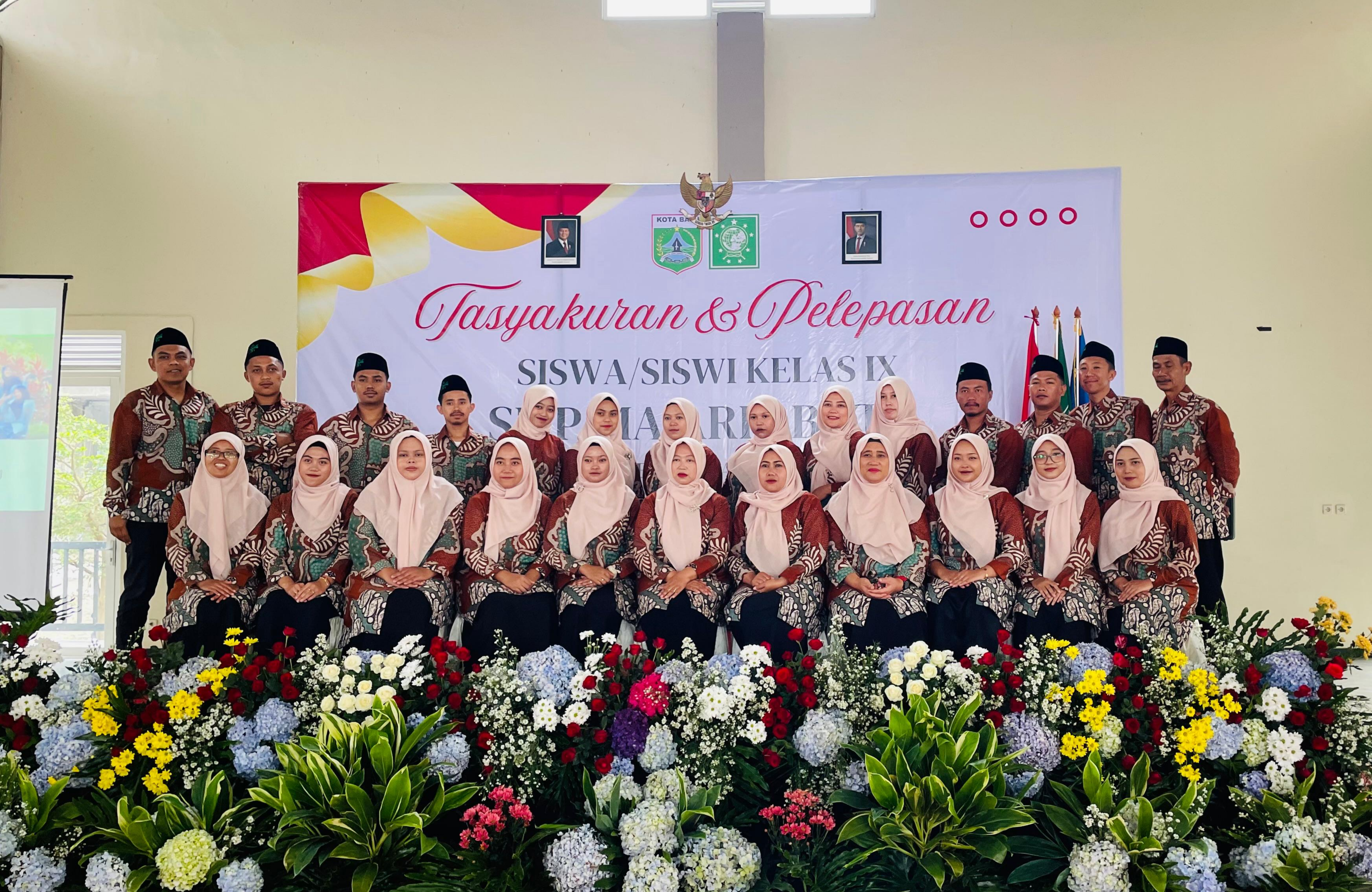 Bapak Ibu Guru, Staff dan Karyawan SMP Ma'arif Batu